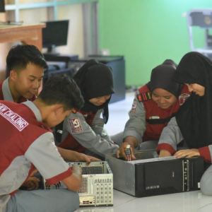 Praktek siswa/siswi